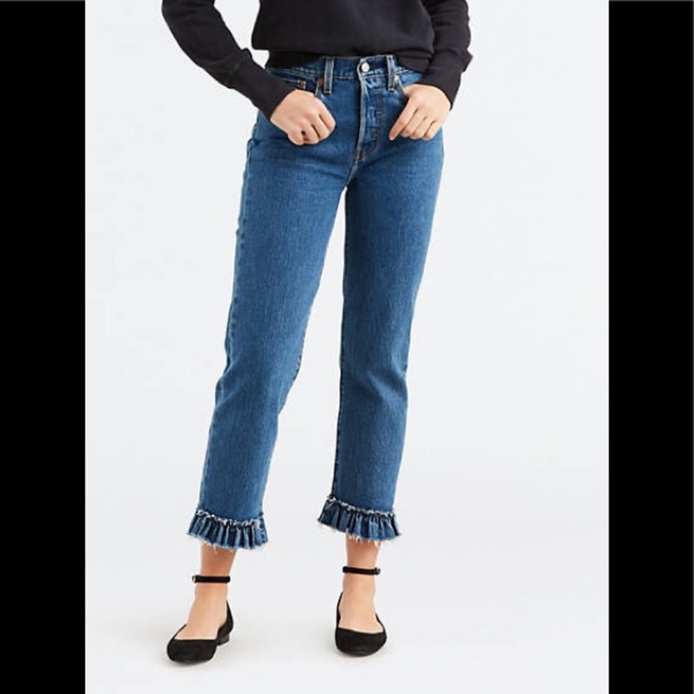 Wedgie Fit Straight Ruffle Hem Jeans